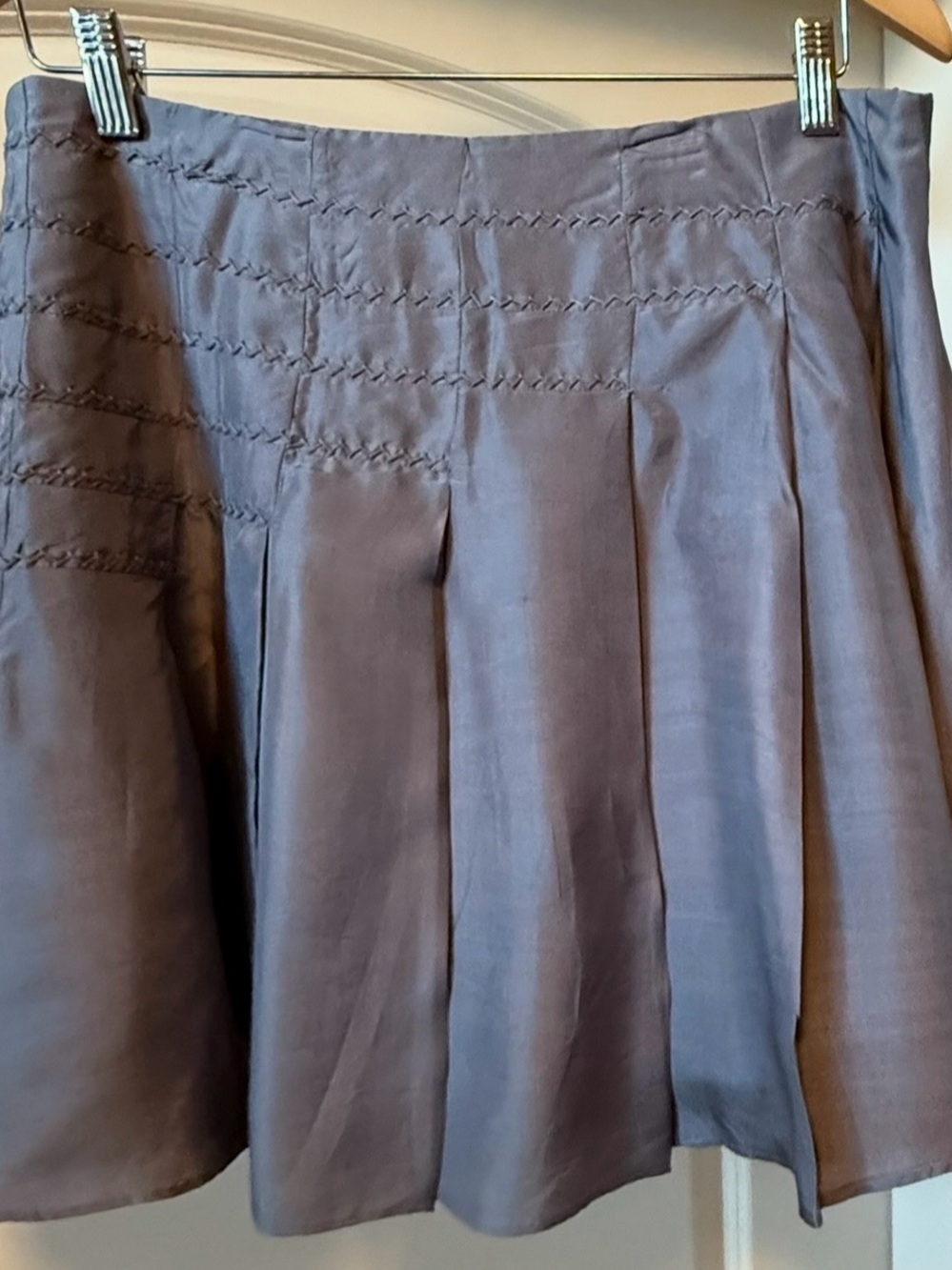 Women’s Sz Med., Silk Gray Pleated Skirt with Pintuck Detail,Embroidered